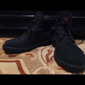 Women’s black timberland boots